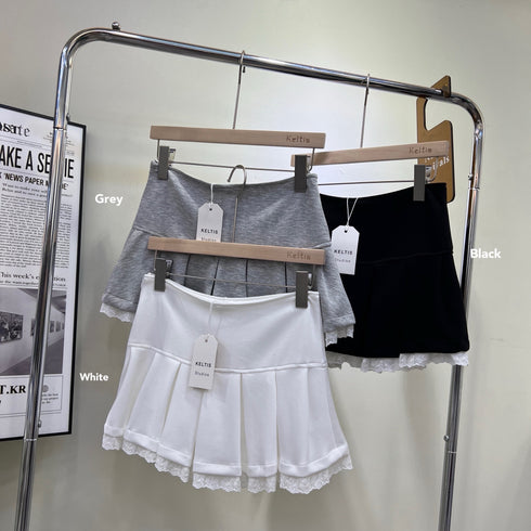 Mini Pleated Lacey Border Skorts